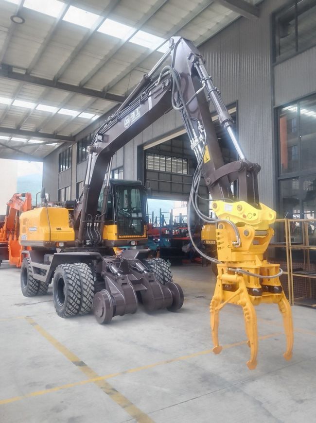 Экскаватор на комбинированном ходу Экскаватор на комбинированном ходу